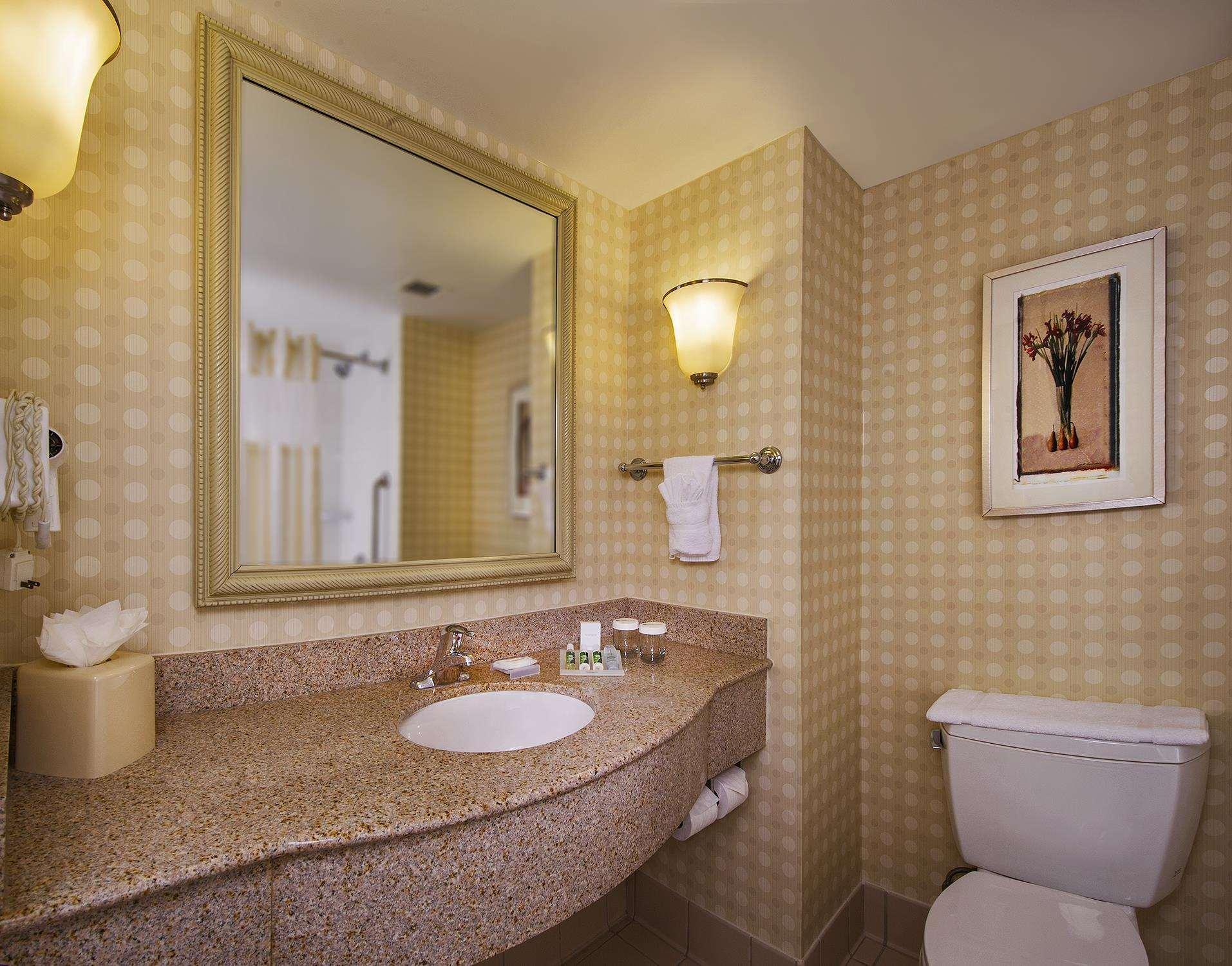 Hilton Garden Inn Тайсонс Экстерьер фото