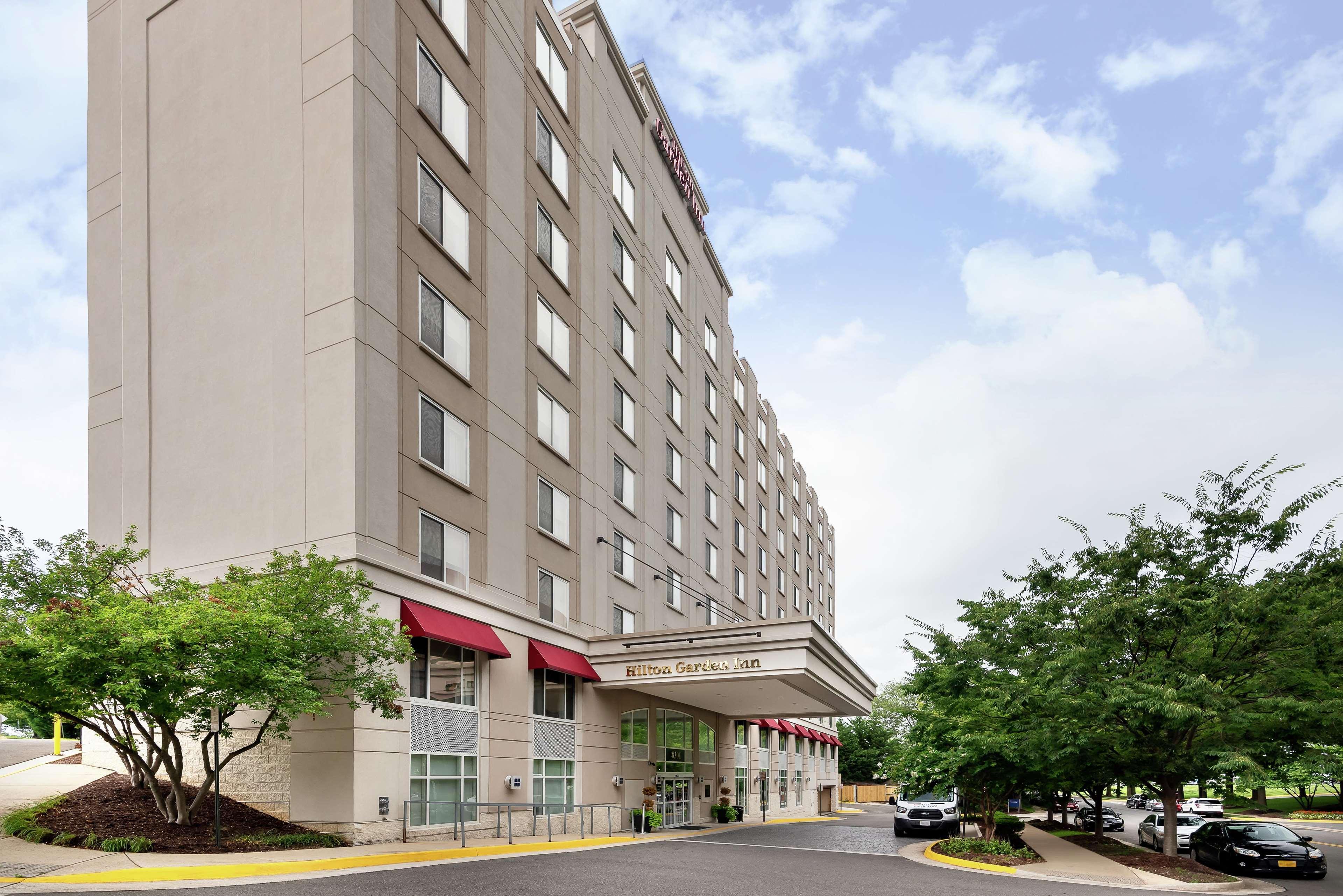 Hilton Garden Inn Тайсонс Экстерьер фото