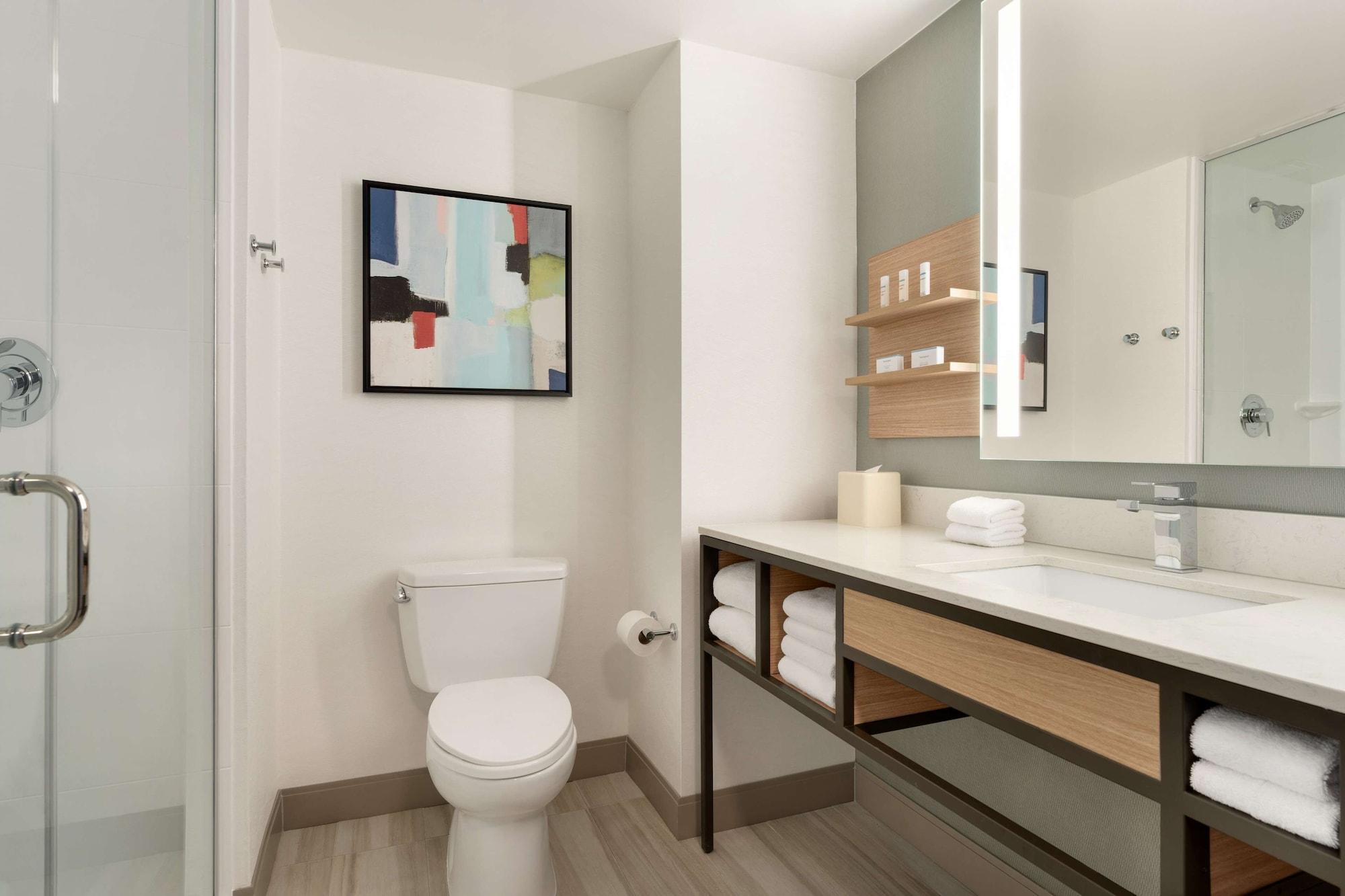 Hilton Garden Inn Тайсонс Экстерьер фото