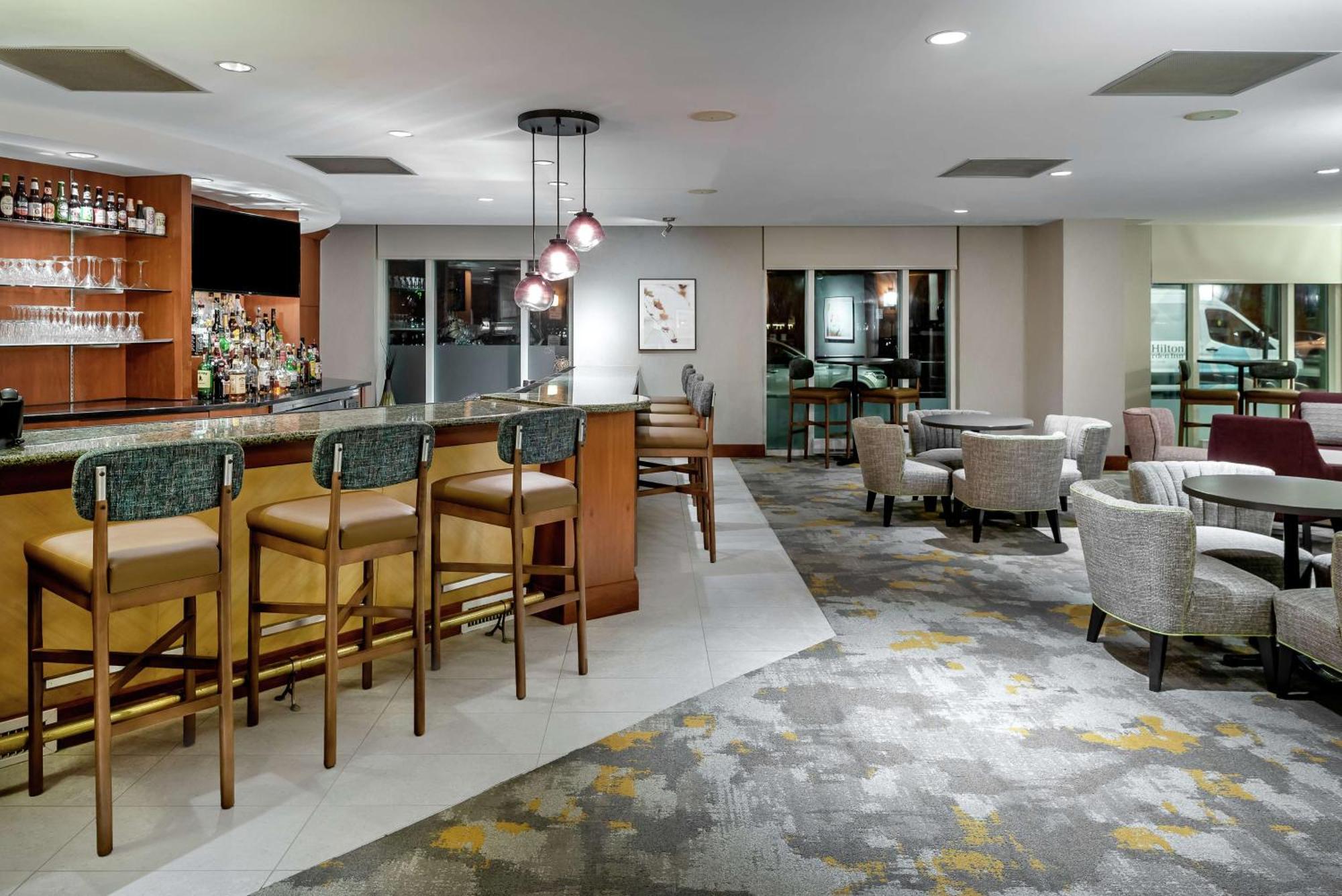 Hilton Garden Inn Тайсонс Экстерьер фото