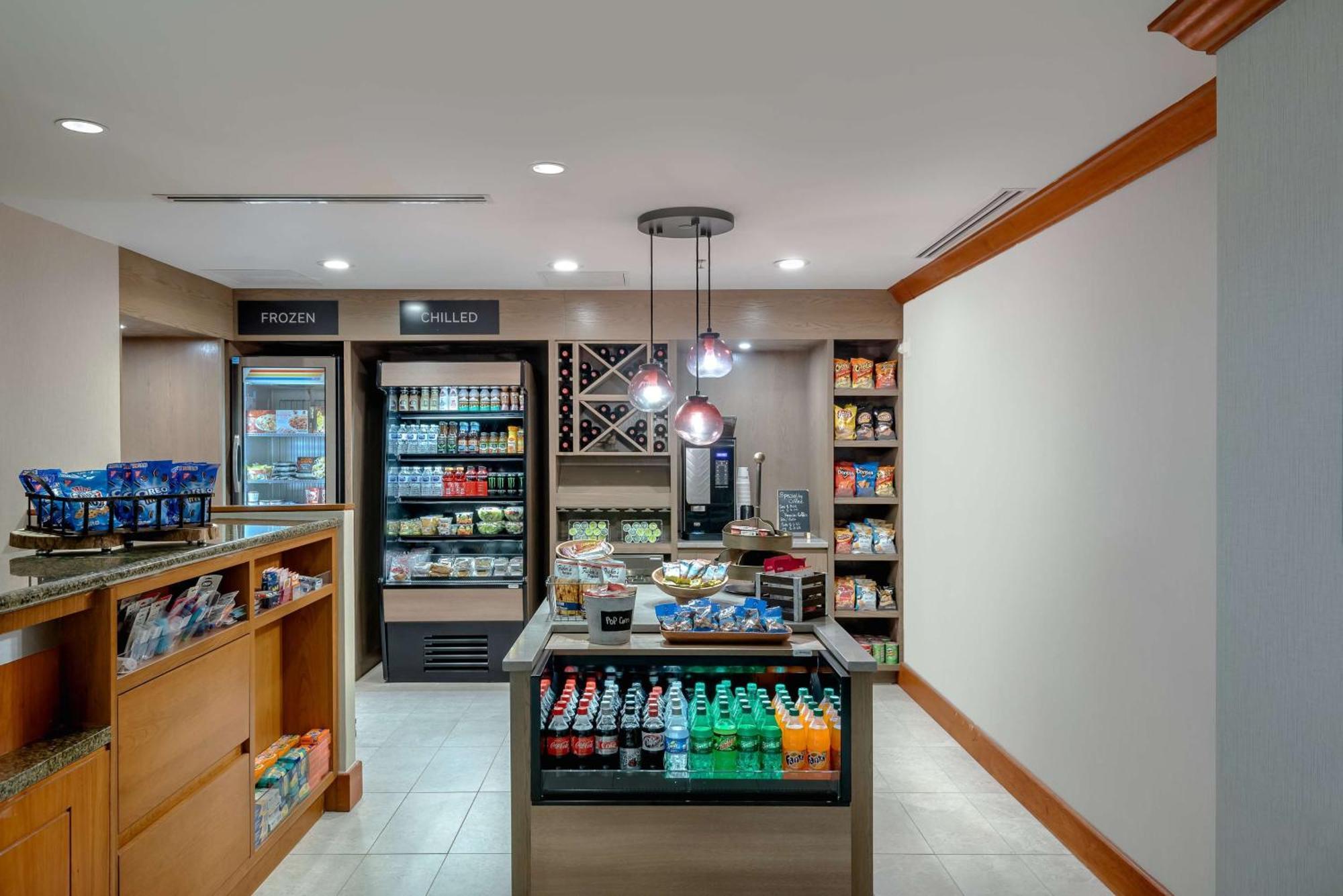 Hilton Garden Inn Тайсонс Экстерьер фото